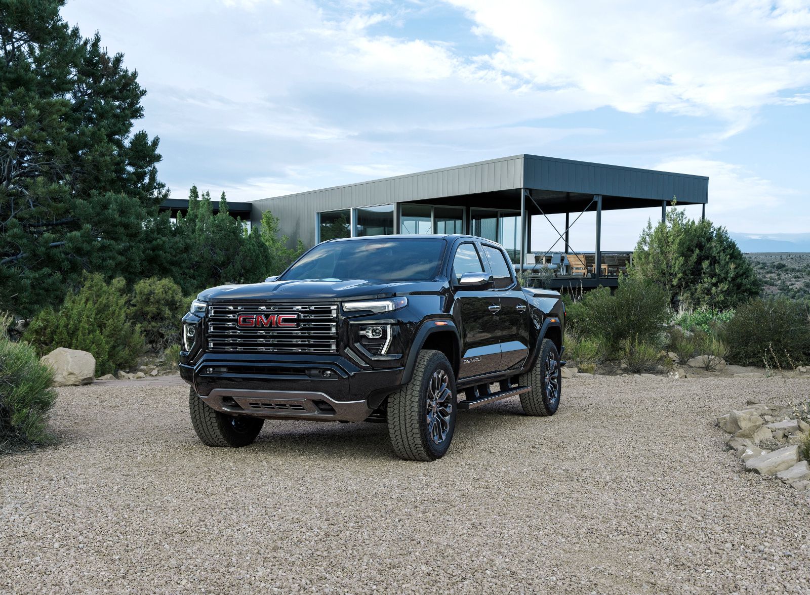 Découvrez la capacité de remorquage de 7 700 lb du GMC Canyon 2025